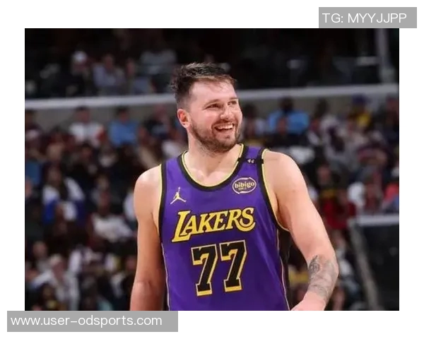 艾顿谈与东契奇合作心得强调内线施压需耐心与快速移动